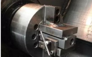 车床夹具偏心怎么修正